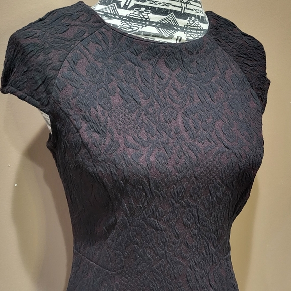 Ann Taylor Floral Stretch Jacquard Cap Sleeve Dress Sz 4 - Picture 4 of 9